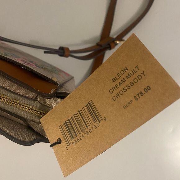 Steve Madden crossbody purse beige with pink flower NWT. - Picture 7 of 8